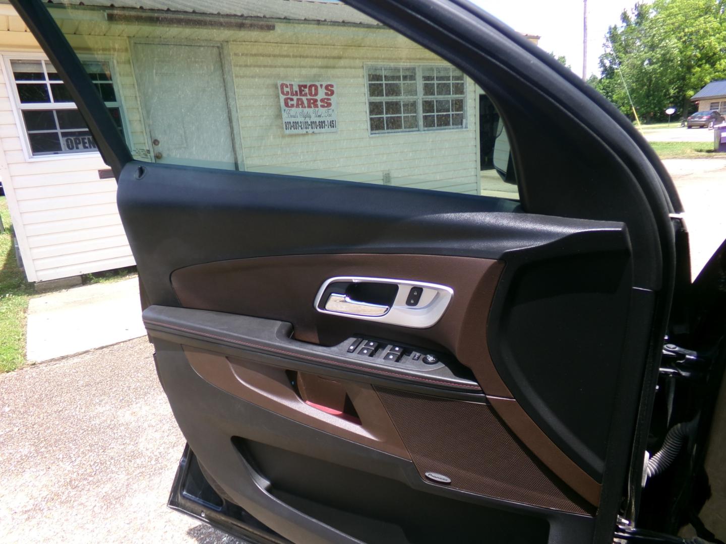 2013 Black /Brown Chevrolet Equinox LTZ 2WD (2GNALFEK4D6) with an 2.4L L4 DOHC 16V engine, 6-Speed Automatic transmission, located at 401 First NE, Bearden, AR, 71720, (870) 687-3414, 33.726528, -92.611519 - Photo#8